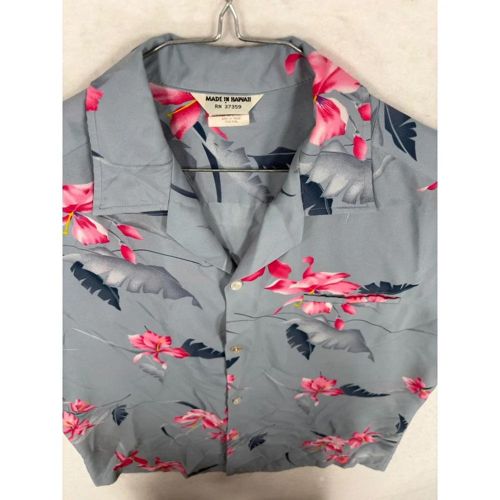 Vintage Made in Hawaii Mens Medium Blue Pink Hibiscus Floral Camp Shirt RN 37359